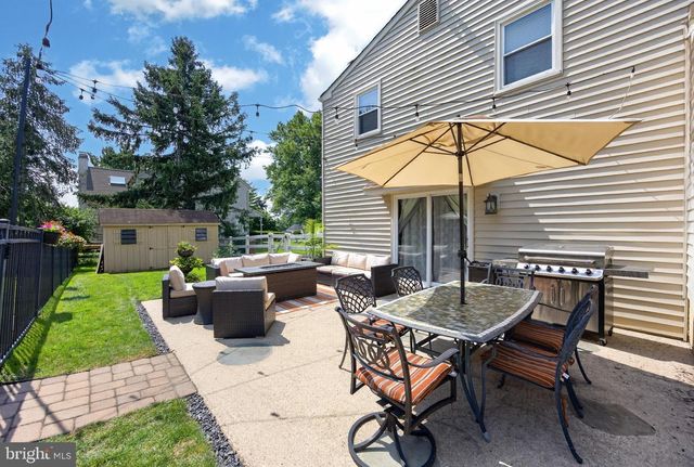 1340 BARTON DR, Fort Washington, PA 19034
