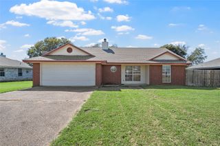 1310 Saratoga, Bellmead, TX 76705