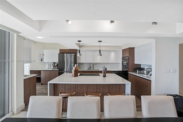 7000 Island Blvd 2802, Aventura, FL 33160