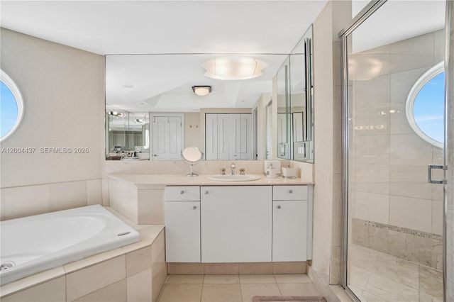 7000 Island Blvd 2802, Aventura, FL 33160