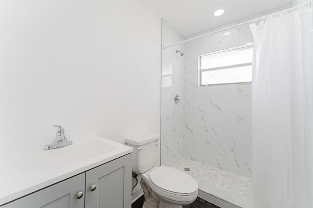 233 Brittany E, Delray Beach, FL 33446
