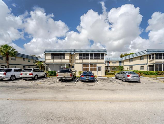 233 Brittany E, Delray Beach, FL 33446