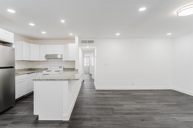 233 Brittany E, Delray Beach, FL 33446