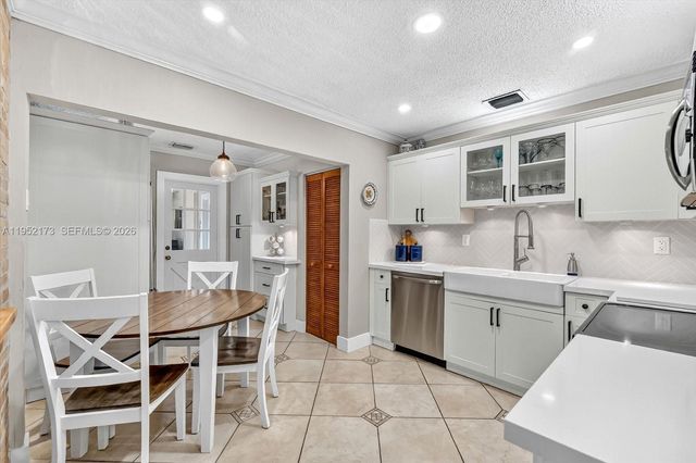 1300 W 77th St, Hialeah, FL 33014