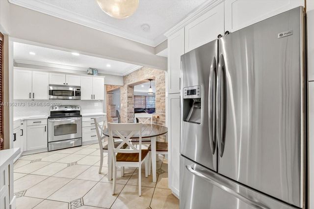 1300 W 77th St, Hialeah, FL 33014