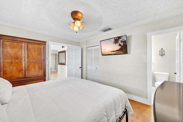 1300 W 77th St, Hialeah, FL 33014