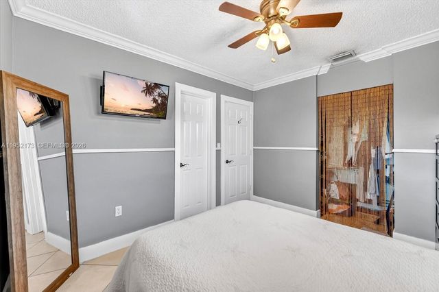 1300 W 77th St, Hialeah, FL 33014