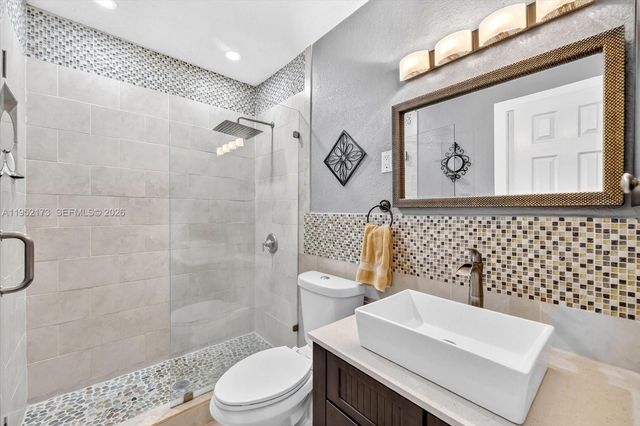 1300 W 77th St, Hialeah, FL 33014