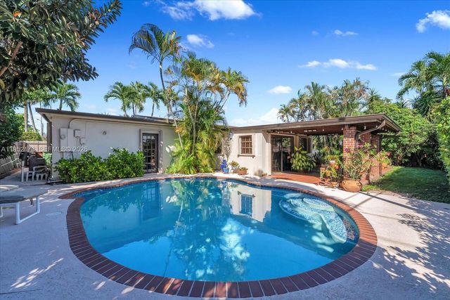 1300 W 77th St, Hialeah, FL 33014