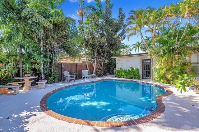 1300 W 77th St, Hialeah, FL 33014