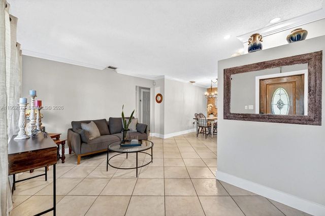 1300 W 77th St, Hialeah, FL 33014