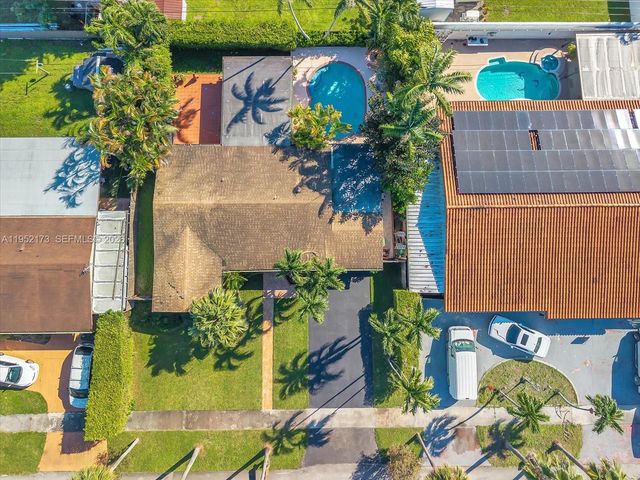 1300 W 77th St, Hialeah, FL 33014