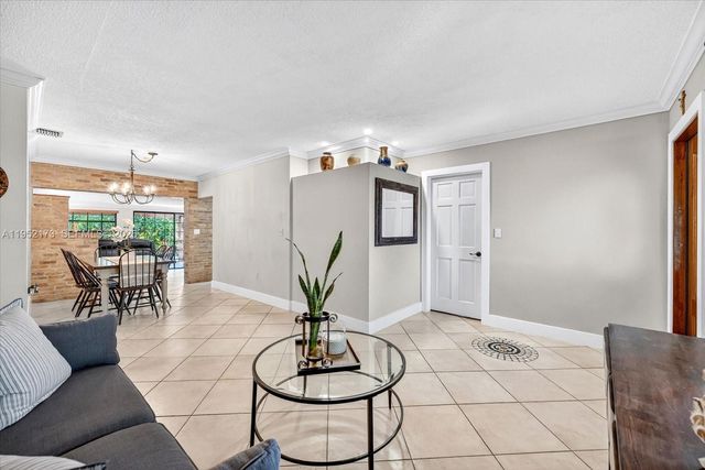 1300 W 77th St, Hialeah, FL 33014