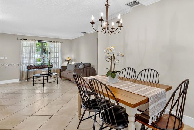 1300 W 77th St, Hialeah, FL 33014