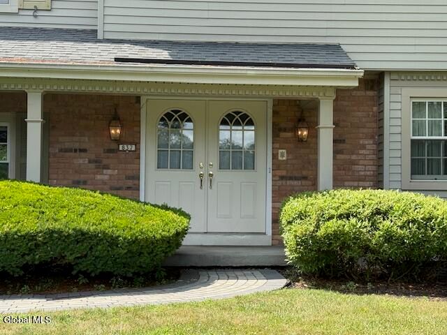 837 Worcester Drive, Niskayuna, NY 12309