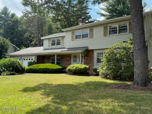 837 Worcester Drive, Niskayuna, NY 12309