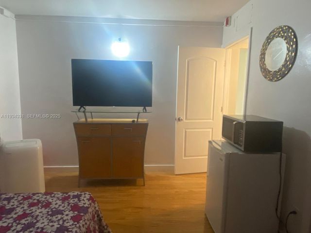 19001 NE 14th Ave 325, Miami, FL 33179