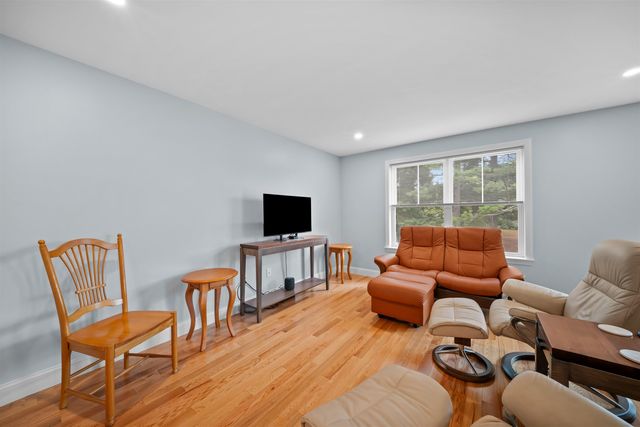 279 N Main Street, Rochester, NH 03867