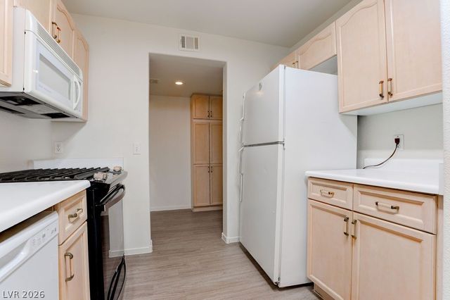 9672 Gunsmith Drive, Las Vegas, NV 89123