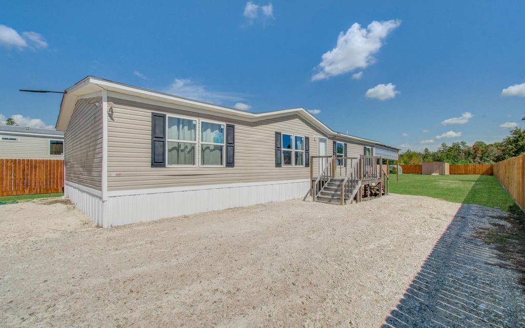369 Road 5262, Cleveland, TX 77327