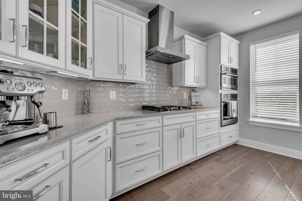 Image 14 of property listing at 111 MARSHGRASS WAY #21, Chester, MD 21619