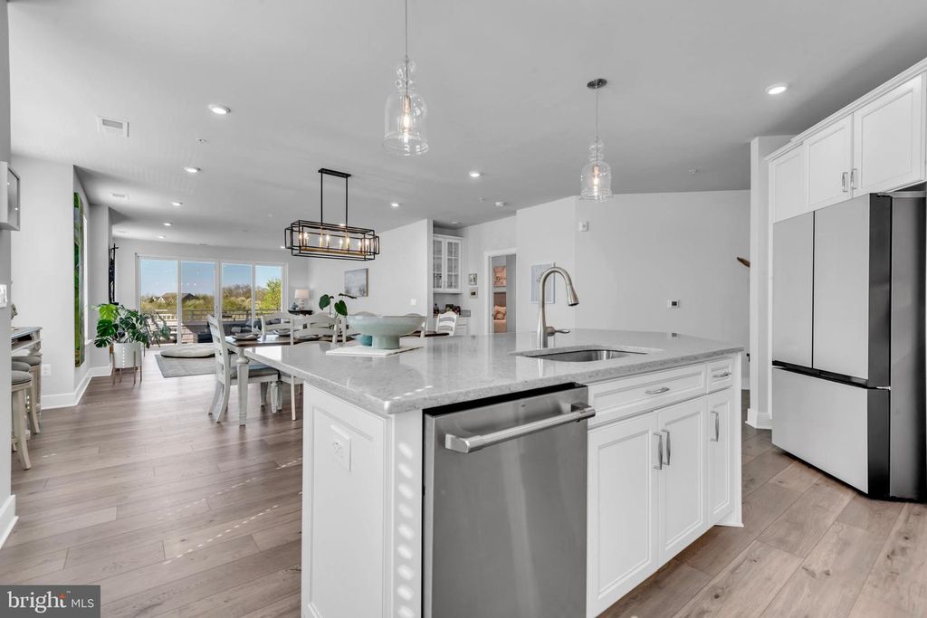 Image 16 of property listing at 111 MARSHGRASS WAY #21, Chester, MD 21619