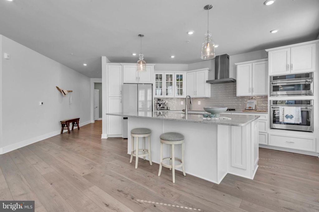 Image 19 of property listing at 111 MARSHGRASS WAY #21, Chester, MD 21619