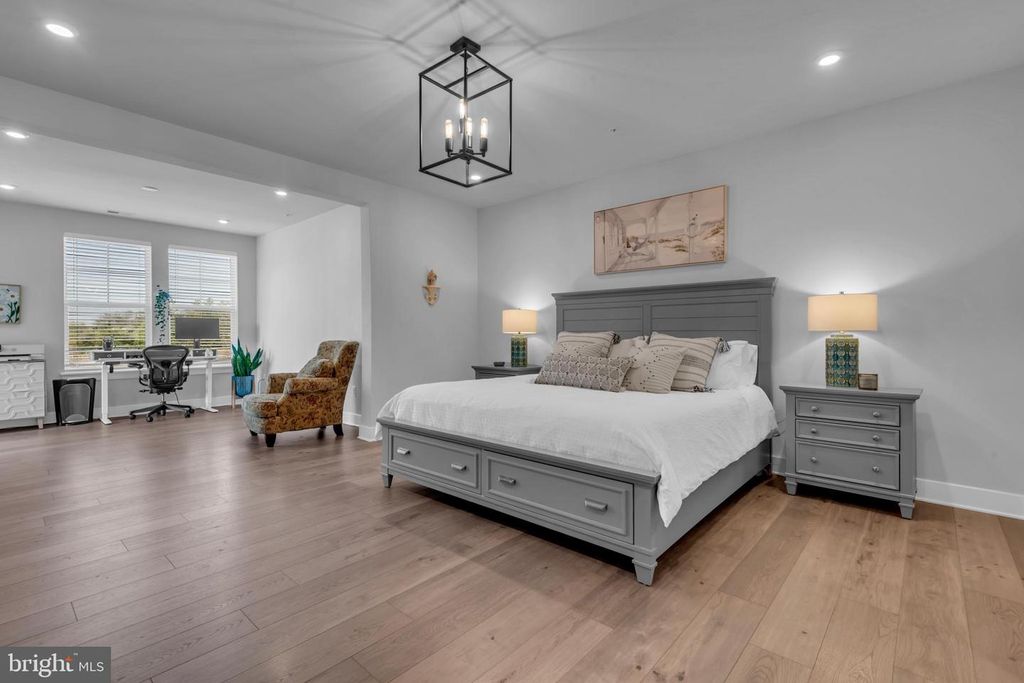 Image 20 of property listing at 111 MARSHGRASS WAY #21, Chester, MD 21619