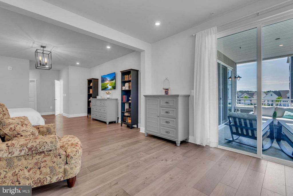 Image 24 of property listing at 111 MARSHGRASS WAY #21, Chester, MD 21619