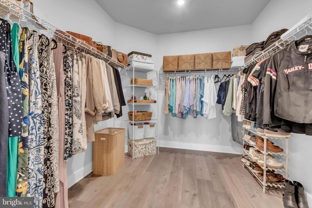 Image 27 of property listing at 111 MARSHGRASS WAY #21, Chester, MD 21619