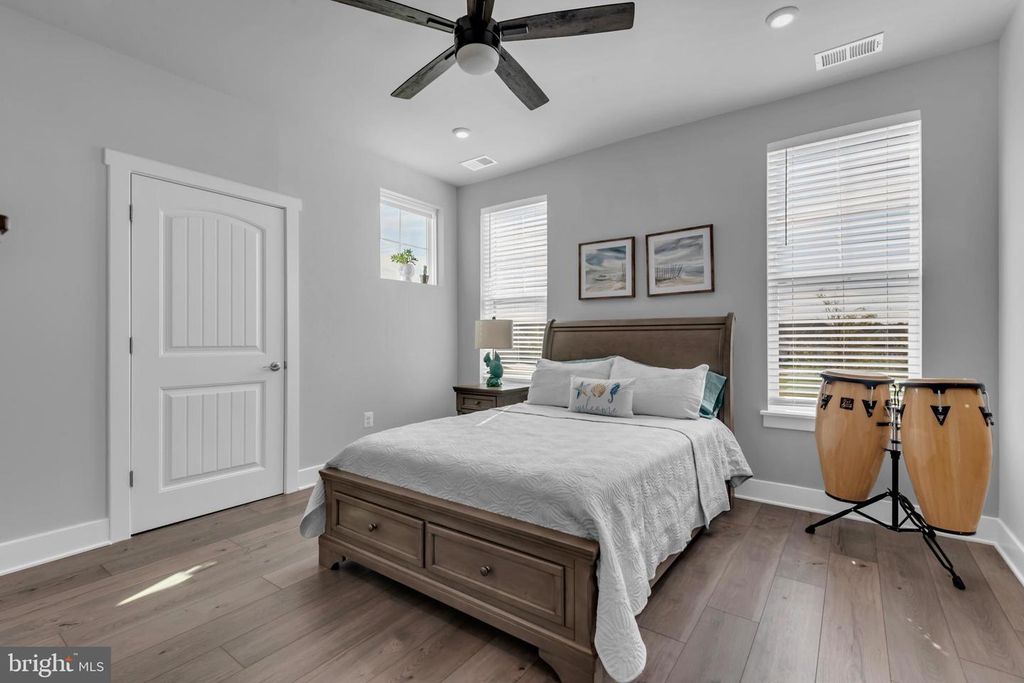 Image 29 of property listing at 111 MARSHGRASS WAY #21, Chester, MD 21619