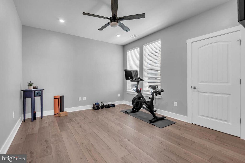 Image 30 of property listing at 111 MARSHGRASS WAY #21, Chester, MD 21619