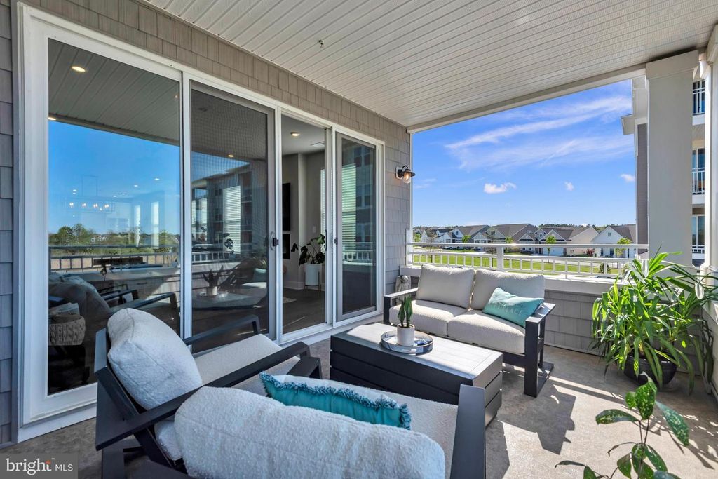 Image 35 of property listing at 111 MARSHGRASS WAY #21, Chester, MD 21619