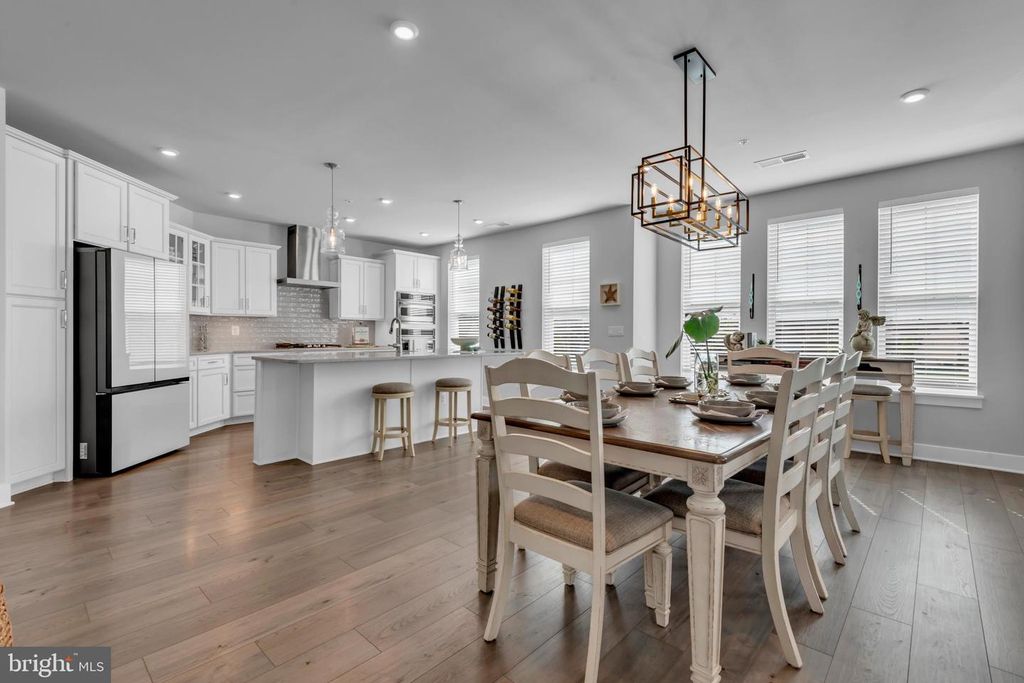 Image 6 of property listing at 111 MARSHGRASS WAY #21, Chester, MD 21619