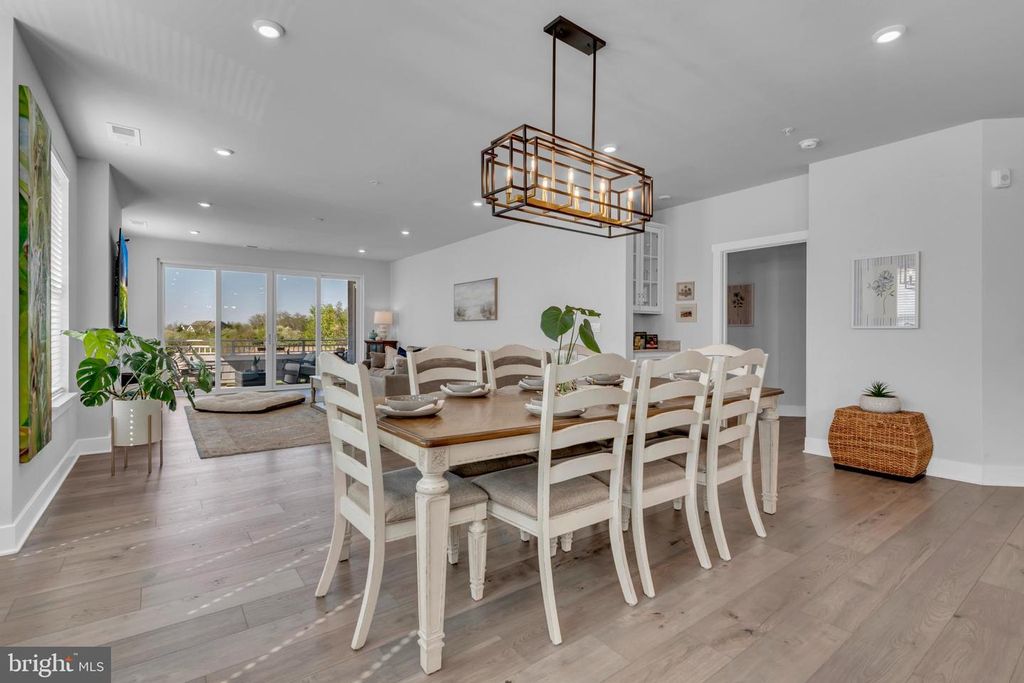 Image 9 of property listing at 111 MARSHGRASS WAY #21, Chester, MD 21619