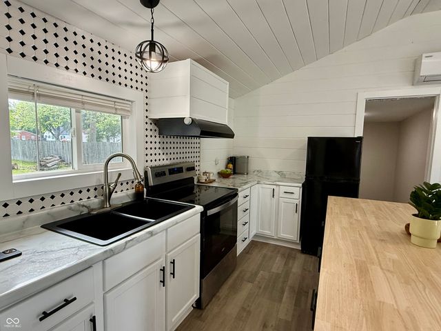 607 Ellenhurst Drive, Anderson, IN 46012