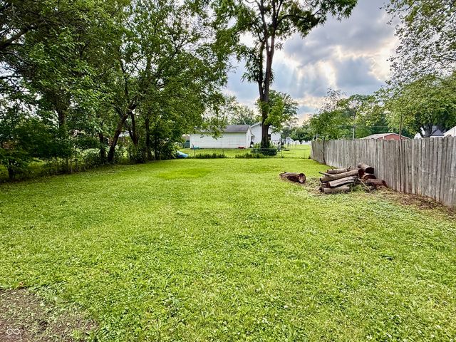 607 Ellenhurst Drive, Anderson, IN 46012