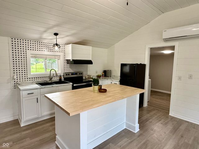 607 Ellenhurst Drive, Anderson, IN 46012