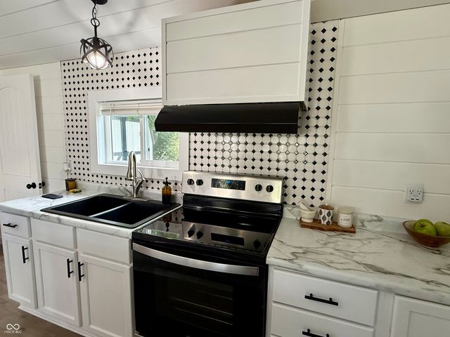 607 Ellenhurst Drive, Anderson, IN 46012