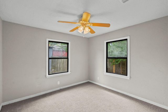 810 23rd Street N, Texas City, TX 77590
