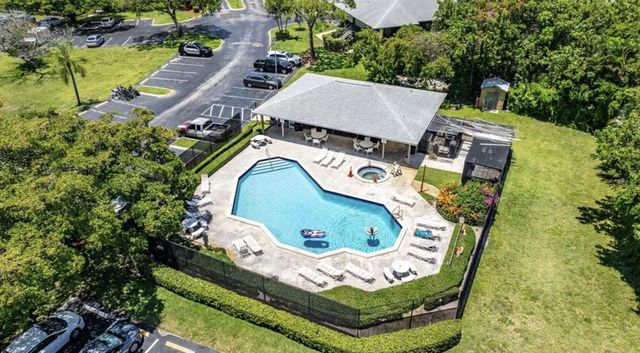 545 Trace Circle 102, Deerfield Beach, FL 33441