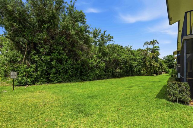 545 Trace Circle 102, Deerfield Beach, FL 33441