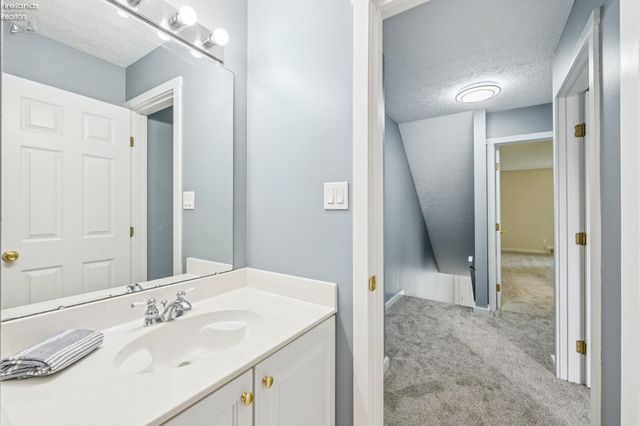 342 Saint Andrews Drive, Dublin, OH 43017