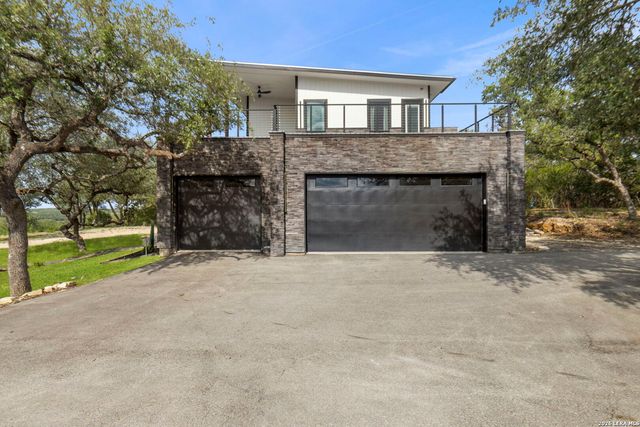 109 Pond View Ct, Spring Branch, TX 78070