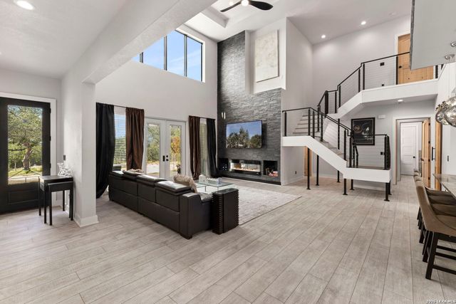 109 Pond View Ct, Spring Branch, TX 78070