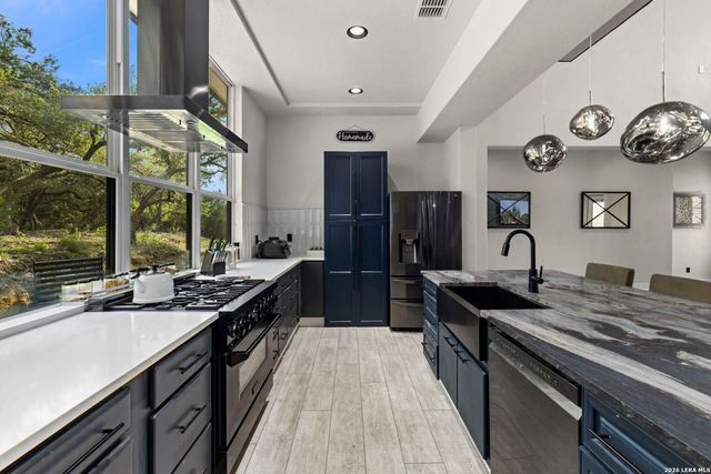 109 Pond View Ct, Spring Branch, TX 78070