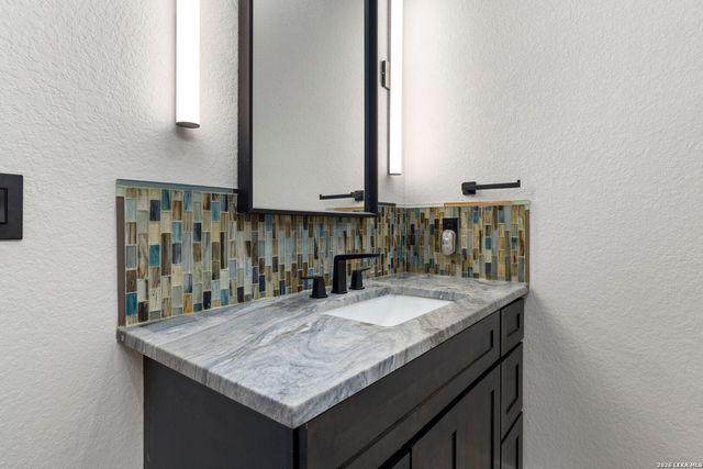 109 Pond View Ct, Spring Branch, TX 78070