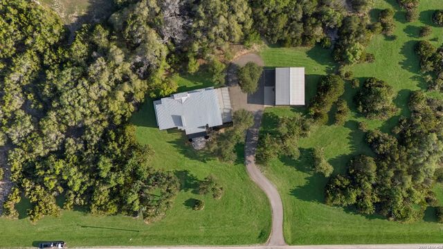 109 Pond View Ct, Spring Branch, TX 78070