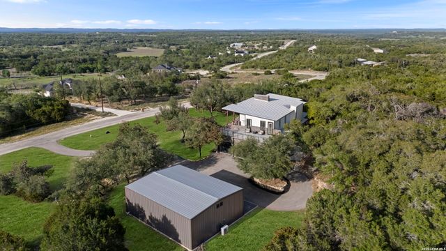109 Pond View Ct, Spring Branch, TX 78070