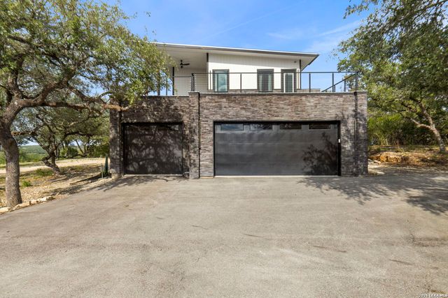 109 Pond View Ct, Spring Branch, TX 78070
